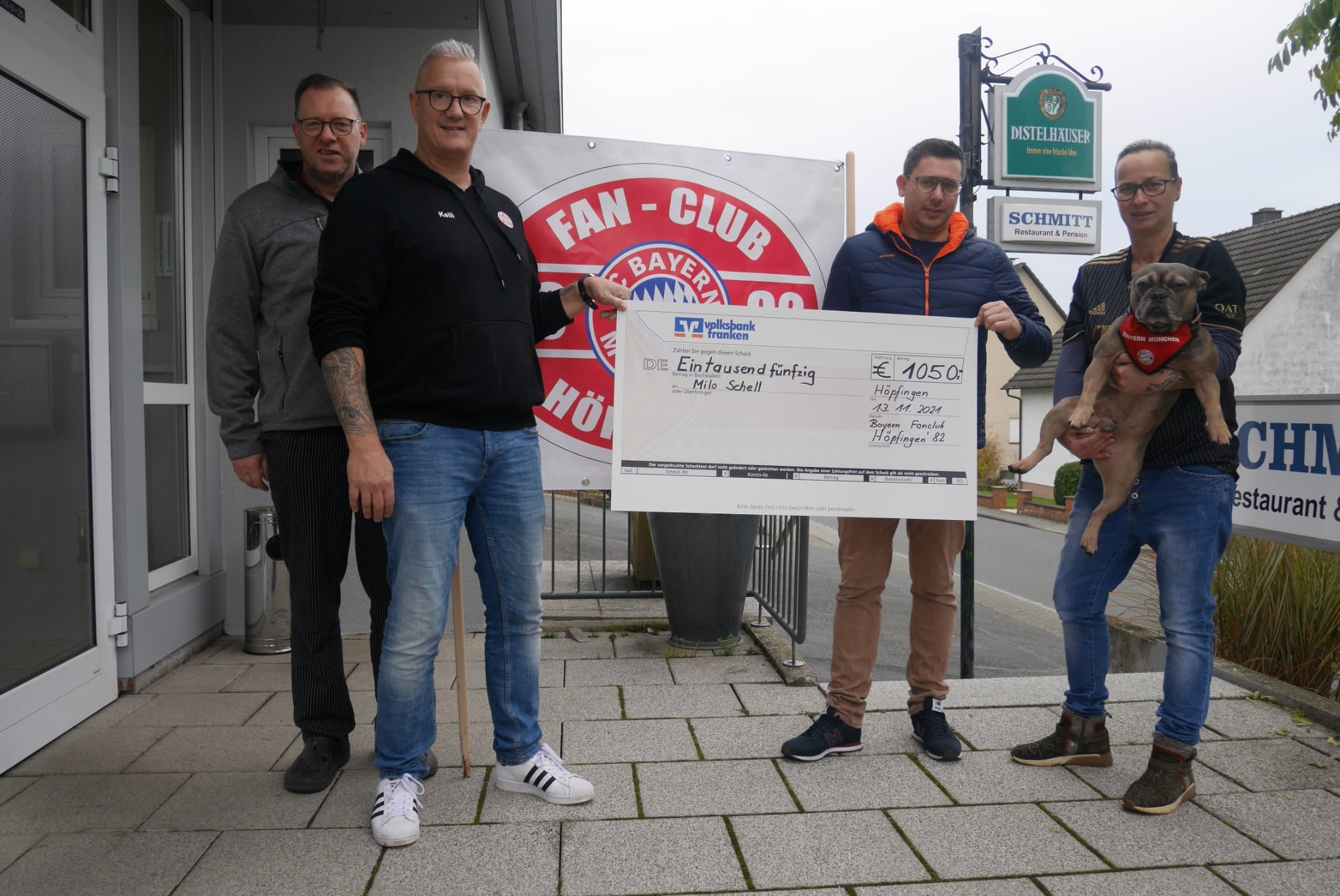 Spende des Bayern Fanclub Höpfingen an den Kindergarten St. Lioba